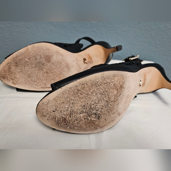 Vince Camuto Signature perforated peep toe sandals - Picture 8 of 8